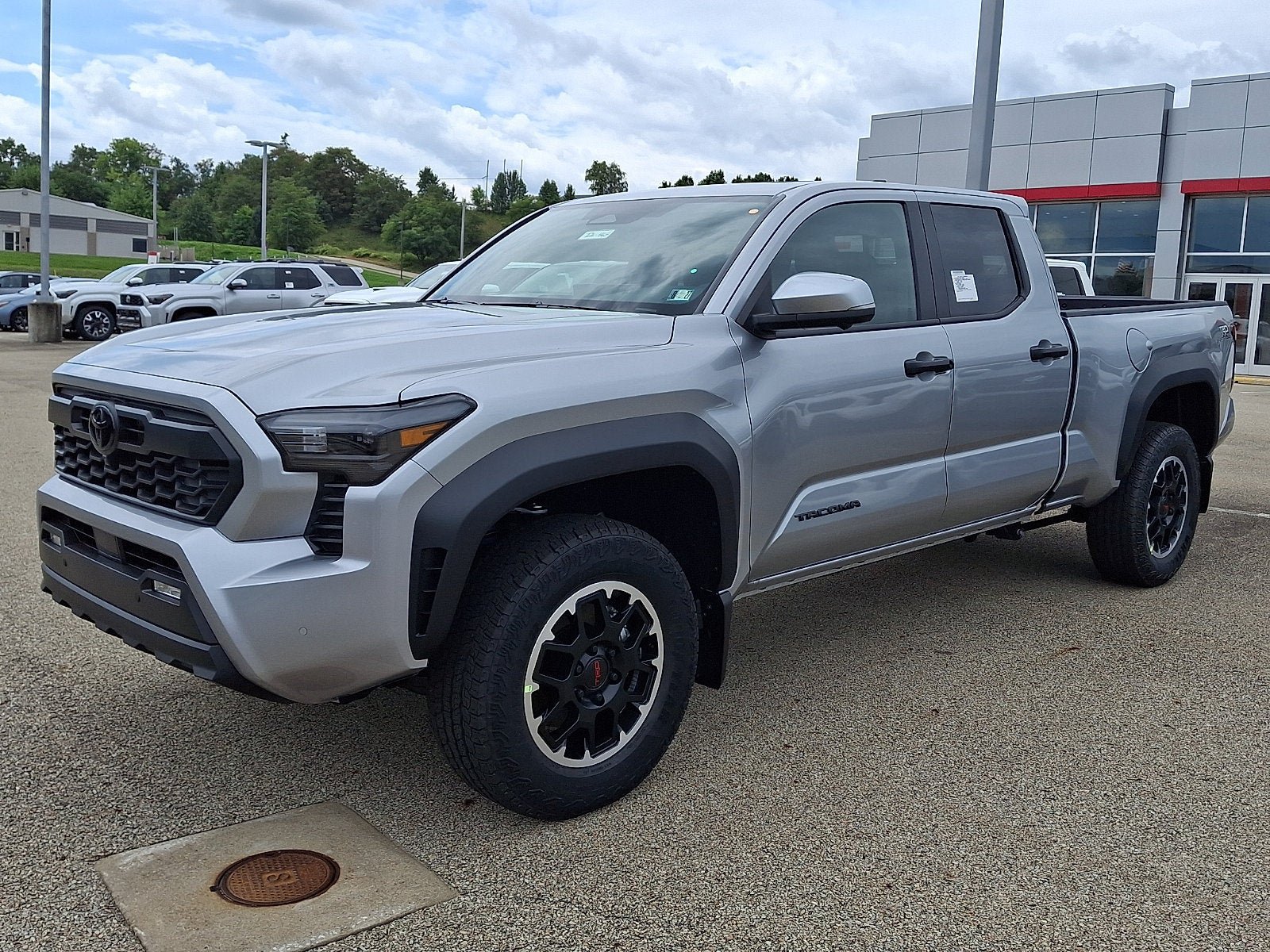 New 2026 Toyota Tacoma TRD Off-Road w/ TRD Off Road Premium Package AWD/4WD image 2