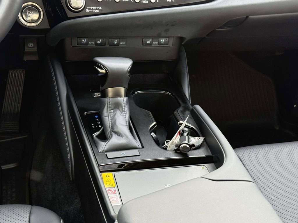 Used 2025 Lexus ES 350 w/ Premium Package image 19