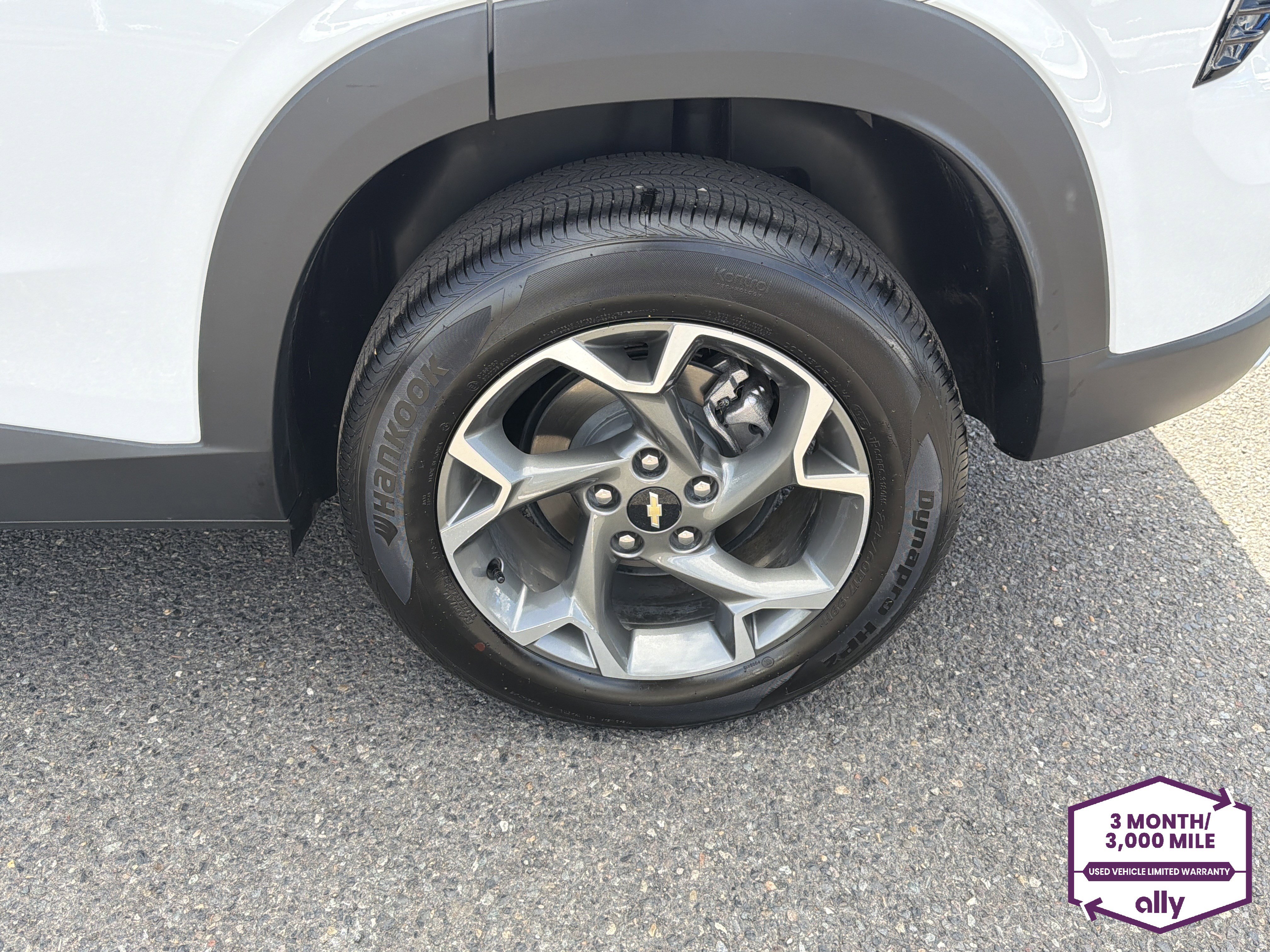 Used 2025 Chevrolet Trax LT w/ Driver Confidence Package FWD image 26
