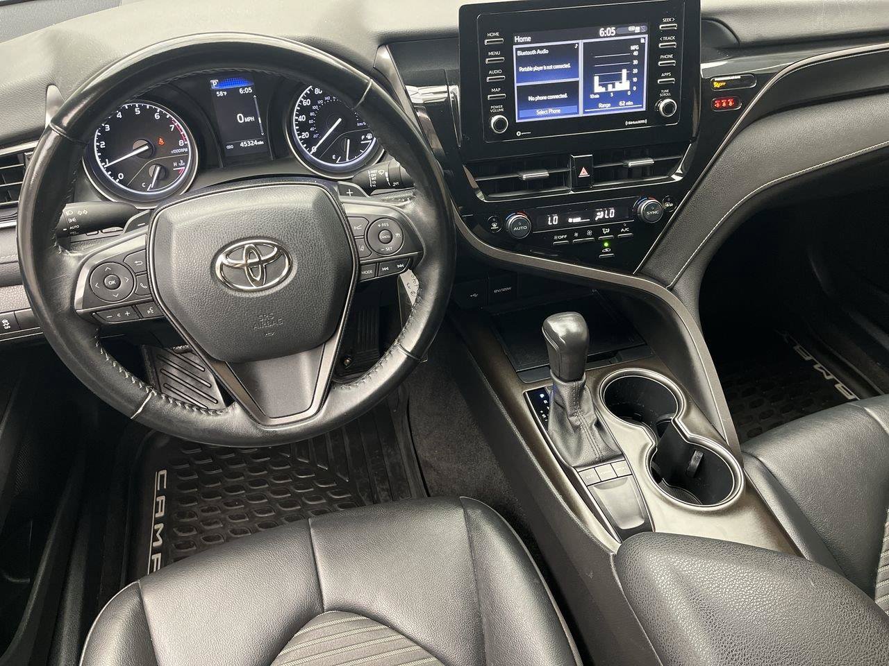 Used 2022 Toyota Camry SE w/ Carpet Mat Package (TMS) FWD image 11