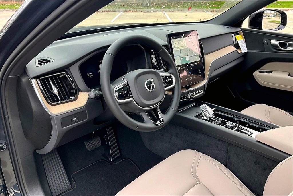 New 2026 Volvo XC60 B5 Plus w/ Protection Package Premier AWD/4WD image 31