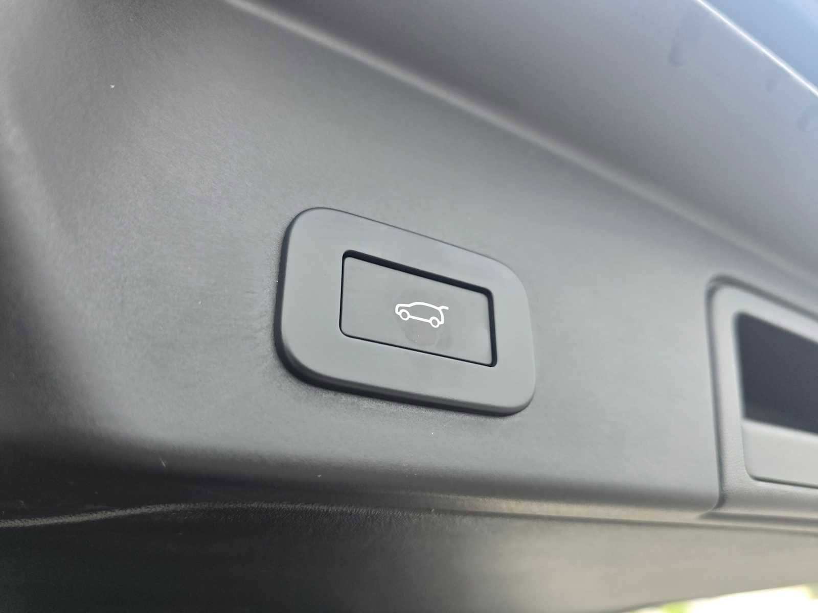 Used 2026 Land Rover Range Rover Evoque S image 18