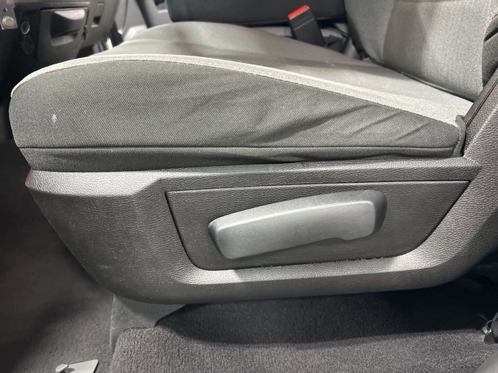 Used 2024 RAM 1500 Classic SLT image 17