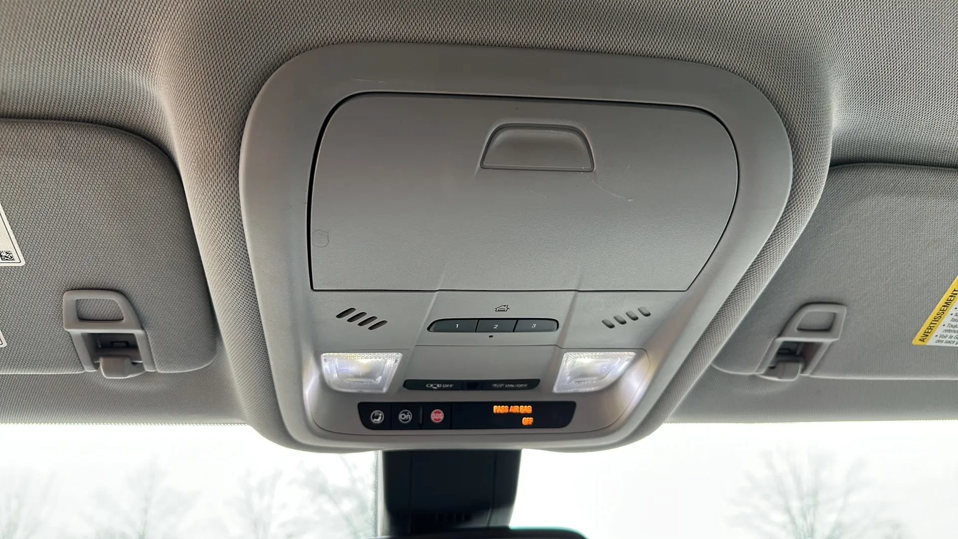 Used 2018 Chevrolet Equinox Premier FWD image 40