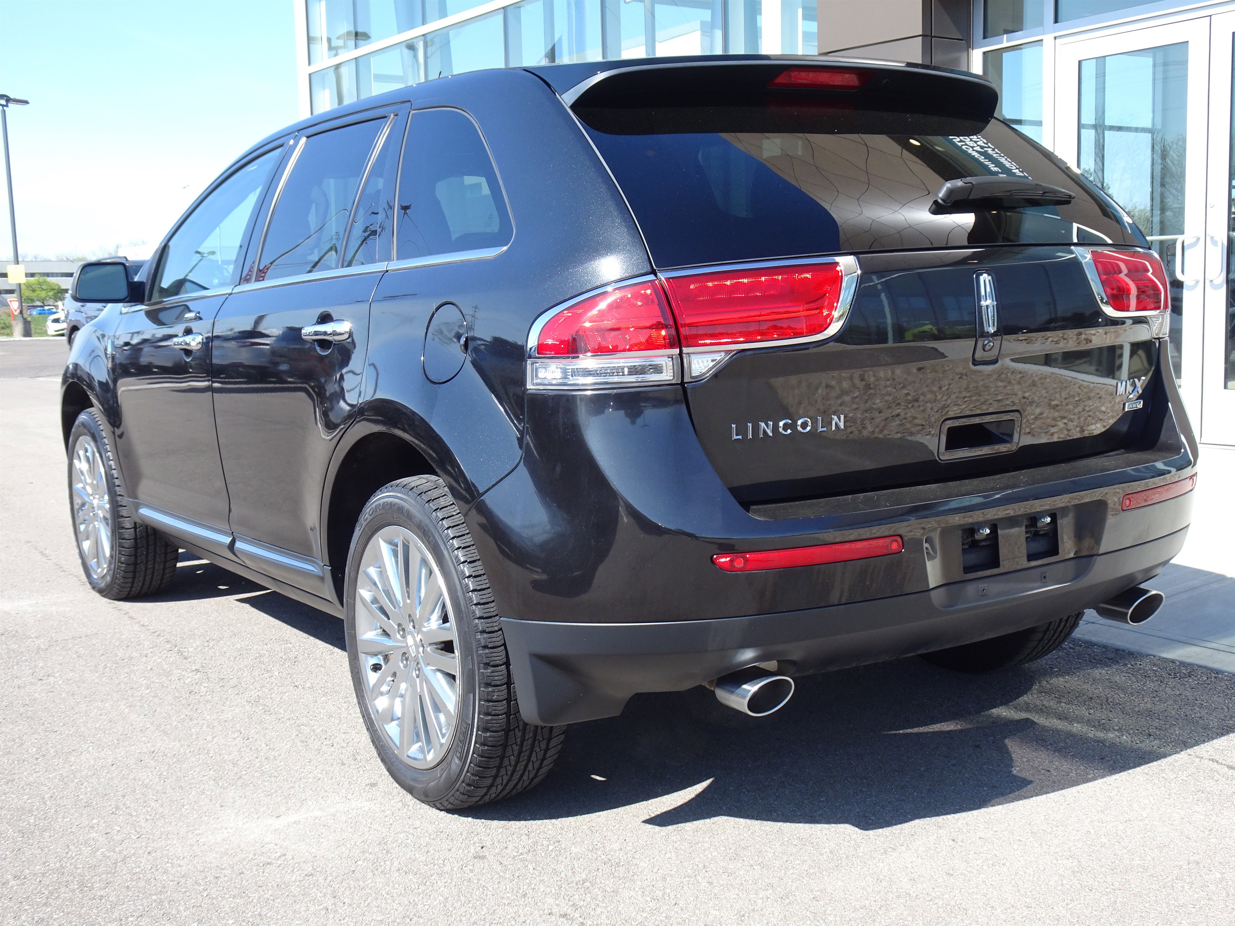 Used 2015 Lincoln MKX AWD w/ Equipment Group 102A image 3