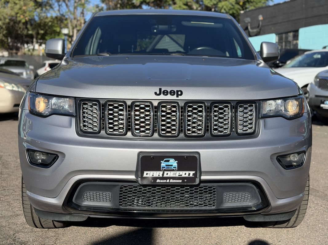 Used 2017 Jeep Grand Cherokee Altitude AWD/4WD image 8