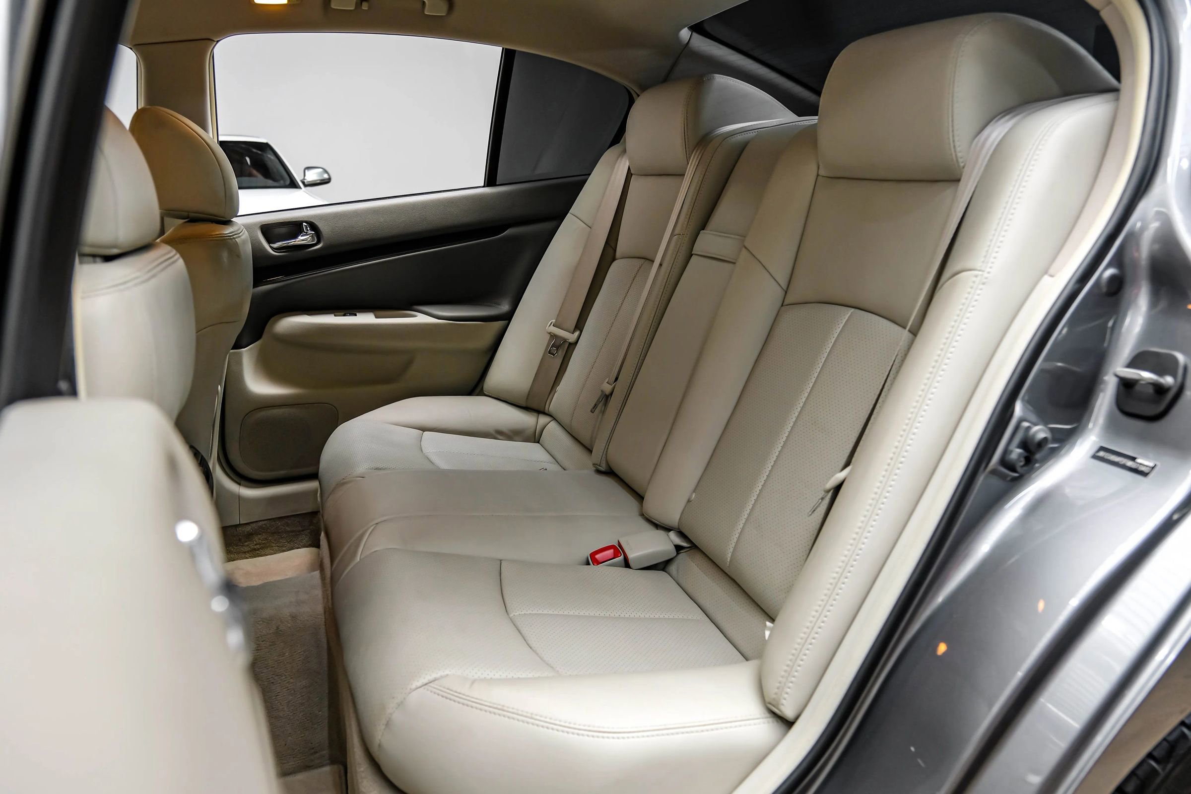 Used 2015 INFINITI Q40 image 51