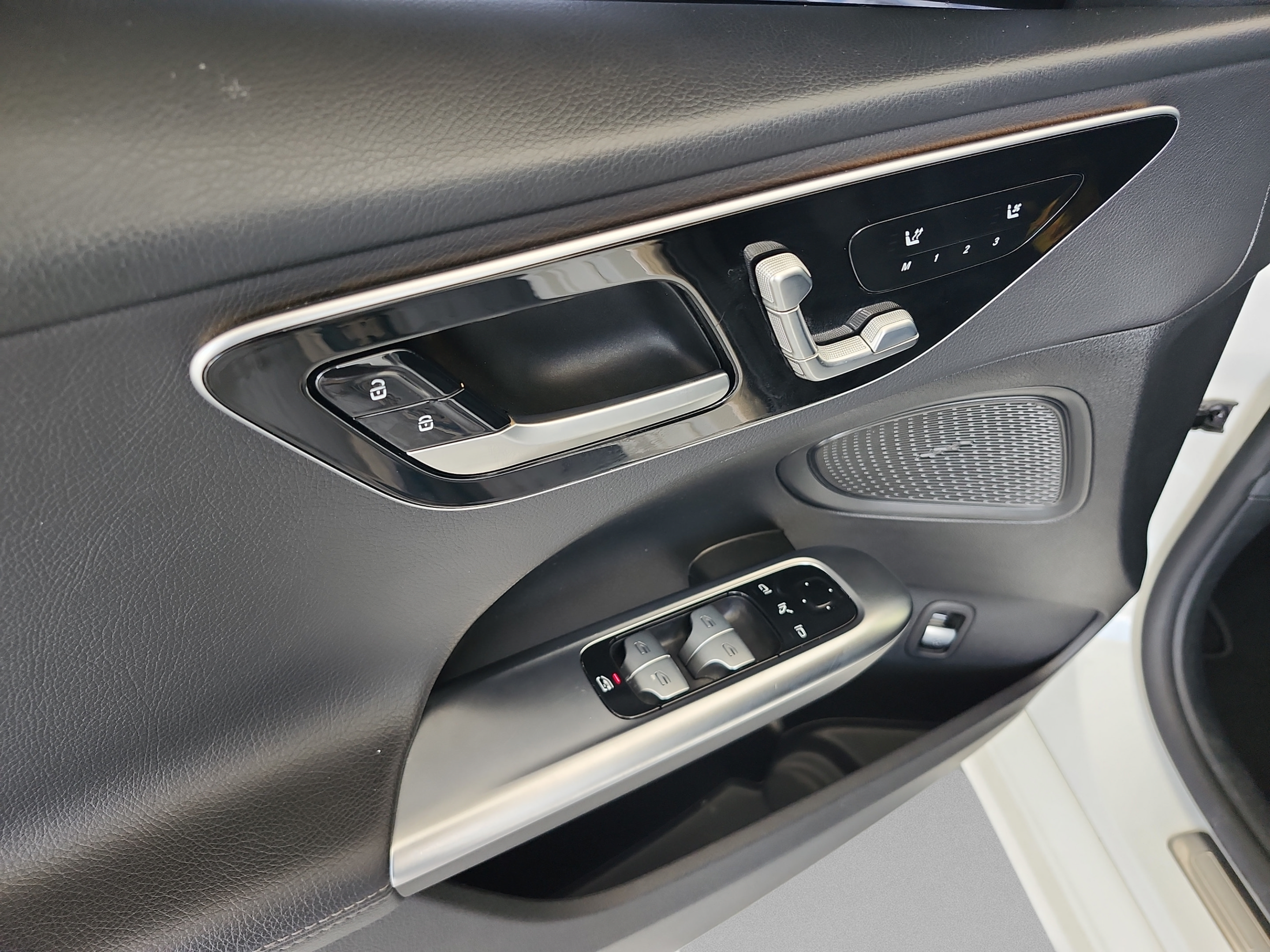 Used 2024 Mercedes-Benz C 300 Sedan image 17