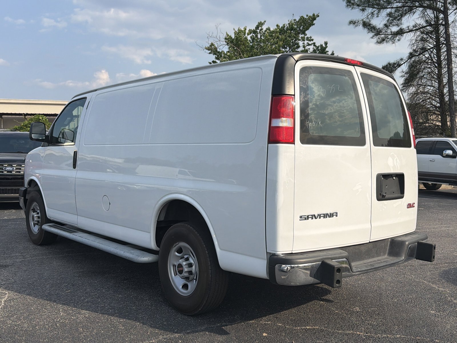 Used 2024 GMC Savana 2500 w/ Driver Convenience Package RWD image 10