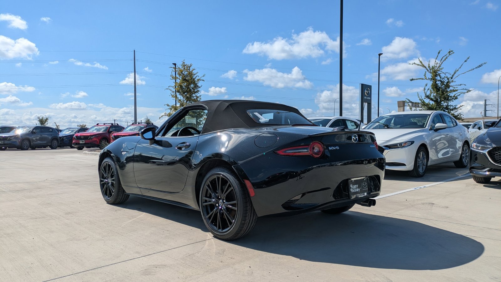 New 2026 MAZDA MX-5 Miata Club w/ Interior Package RWD image 3
