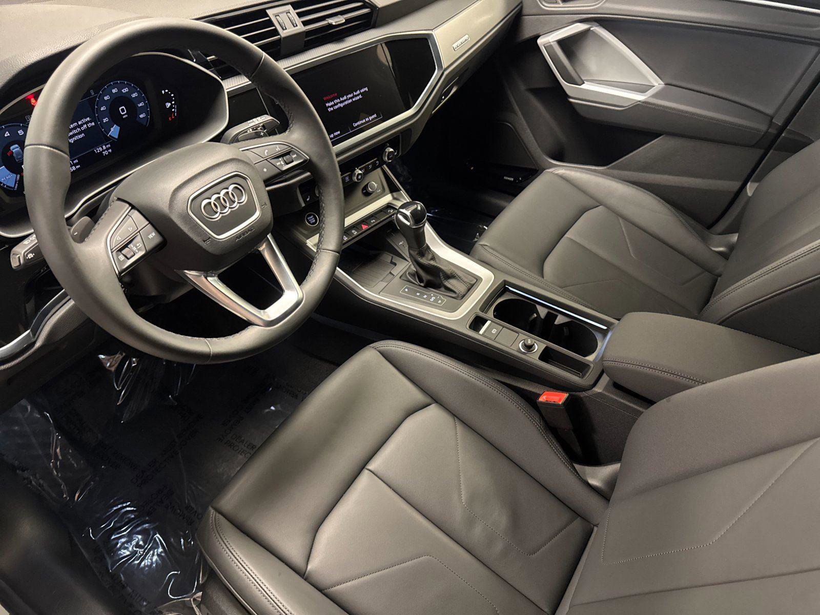 Certified 2025 Audi Q3 2.0T Premium w/ Convenience Plus Package image 10