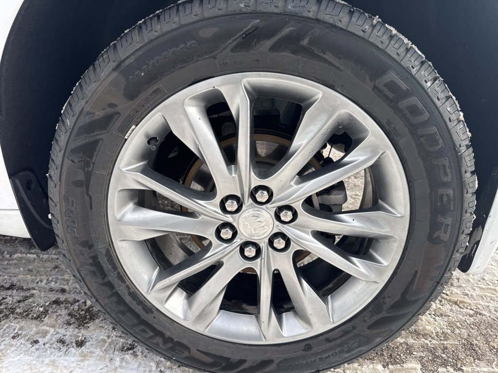 Certified 2022 Buick Enclave Avenir w/ Avenir Technology Package image 9