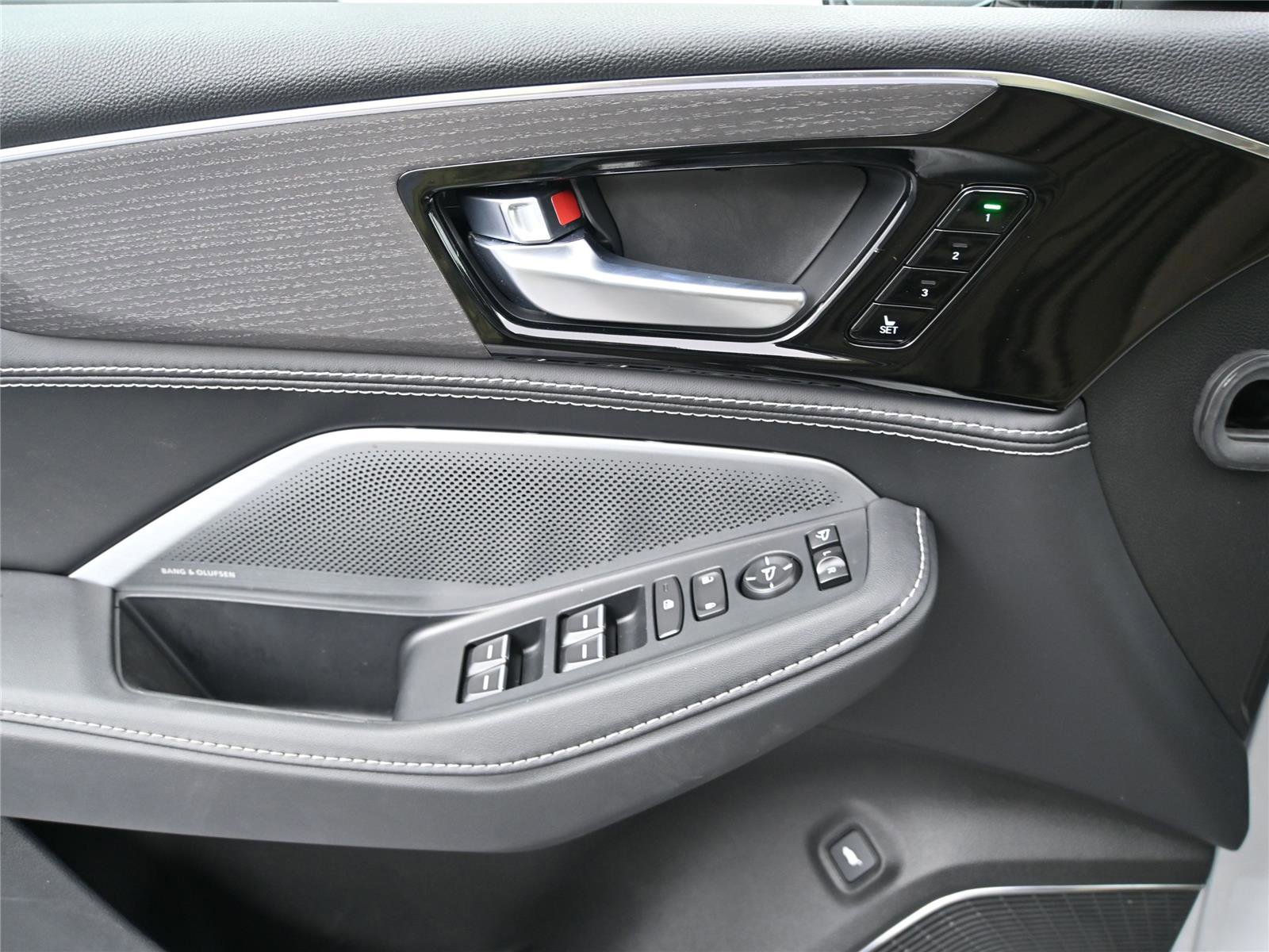 Certified 2026 Acura MDX SH-AWD w/ Advance Package image 6