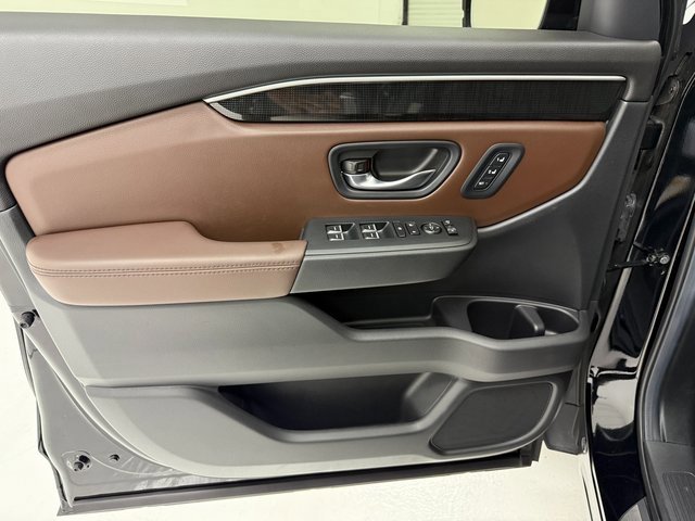 Used 2025 Honda Pilot Elite image 29