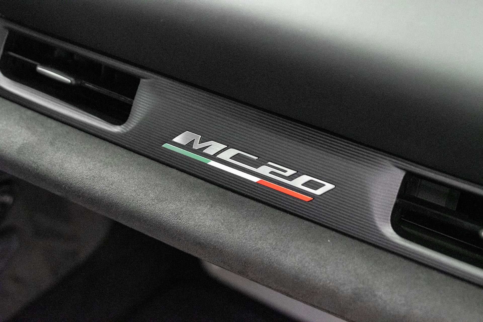 Used 2022 Maserati MC20 Coupe RWD image 32
