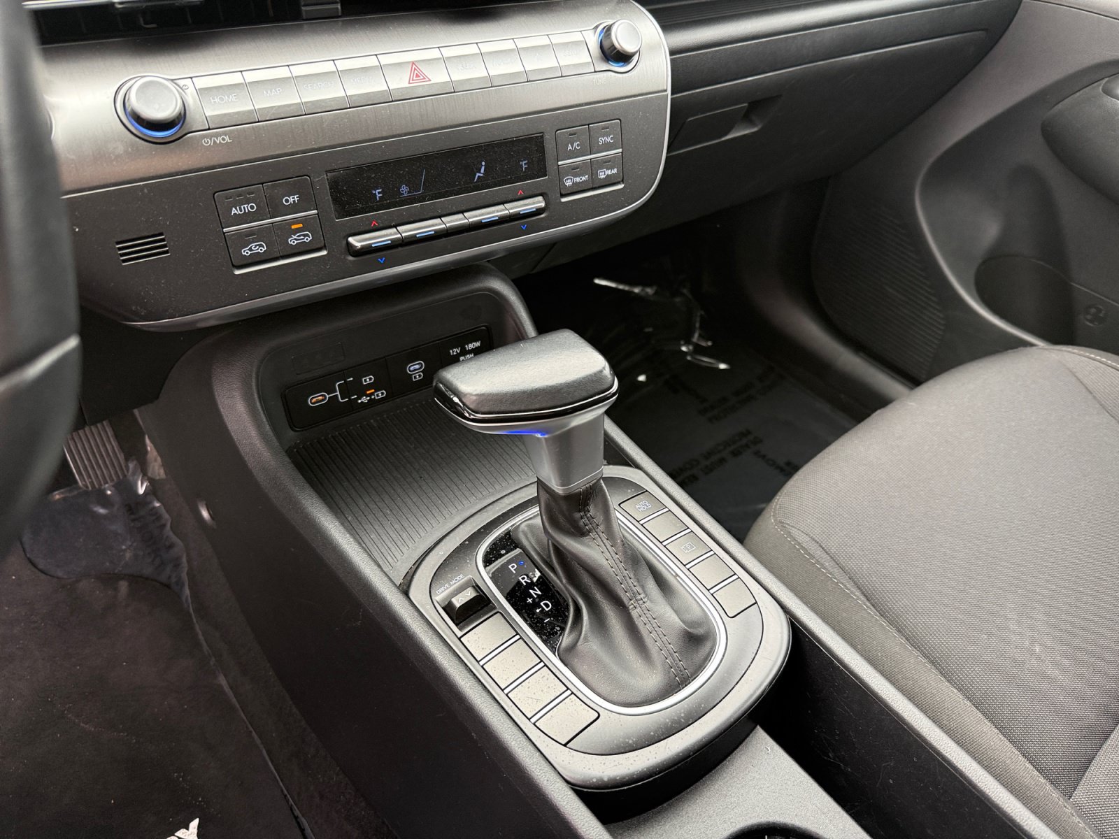 Used 2024 Hyundai Kona SEL FWD image 13