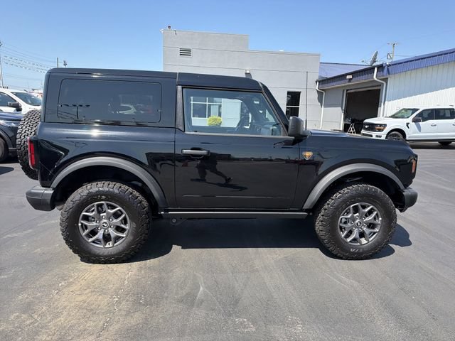 Used 2025 Ford Bronco Badlands w/ Black Appearance Package AWD/4WD image 3