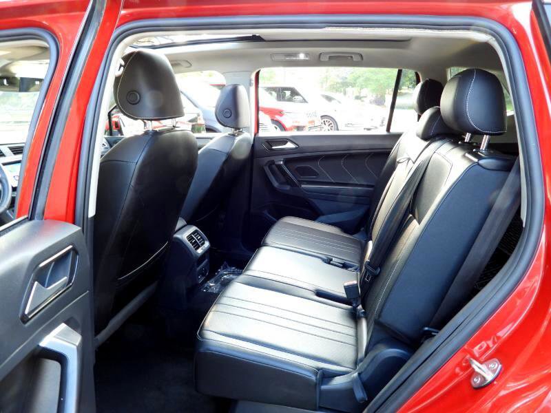 Used 2023 Volkswagen Tiguan SE w/ Panoramic Sunroof Package image 29