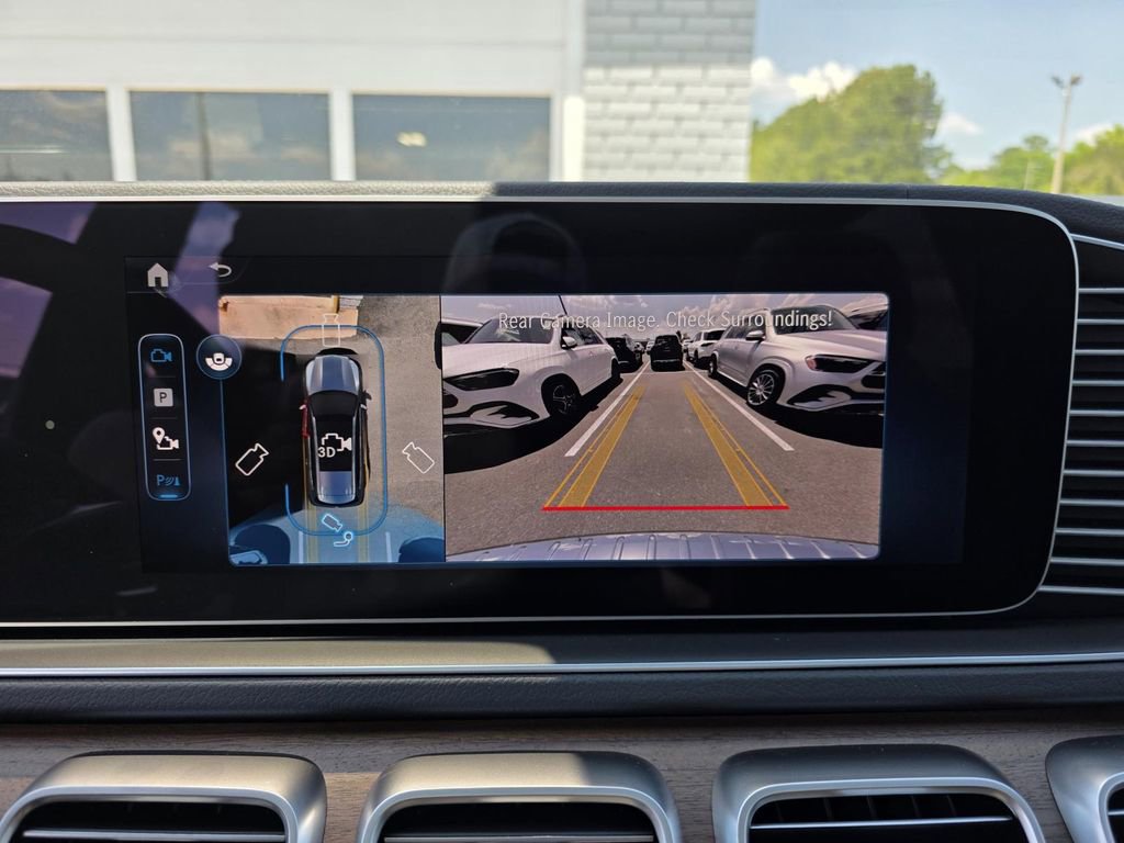 New 2026 Mercedes-Benz GLS 580 4MATIC image 21