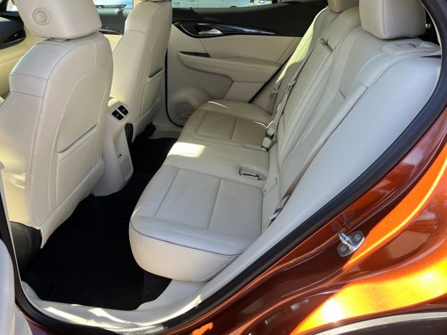 Used 2021 Buick Envision Essence w/ Technology Package I image 3