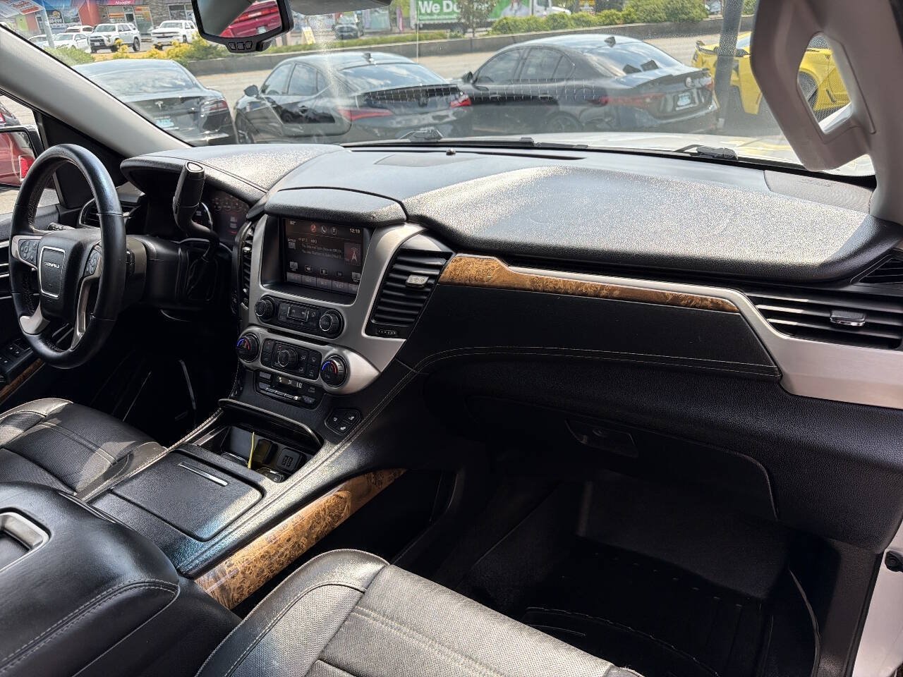 Used 2015 GMC Yukon XL Denali w/ Touring Package AWD/4WD image 20