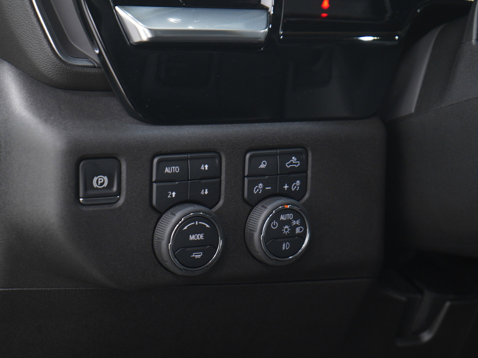 Used 2025 Chevrolet Silverado 2500 LT w/ Trail Boss Package image 25