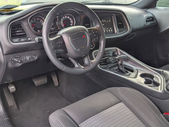 Used 2022 Dodge Challenger SXT w/ Driver Convenience Group RWD image 5