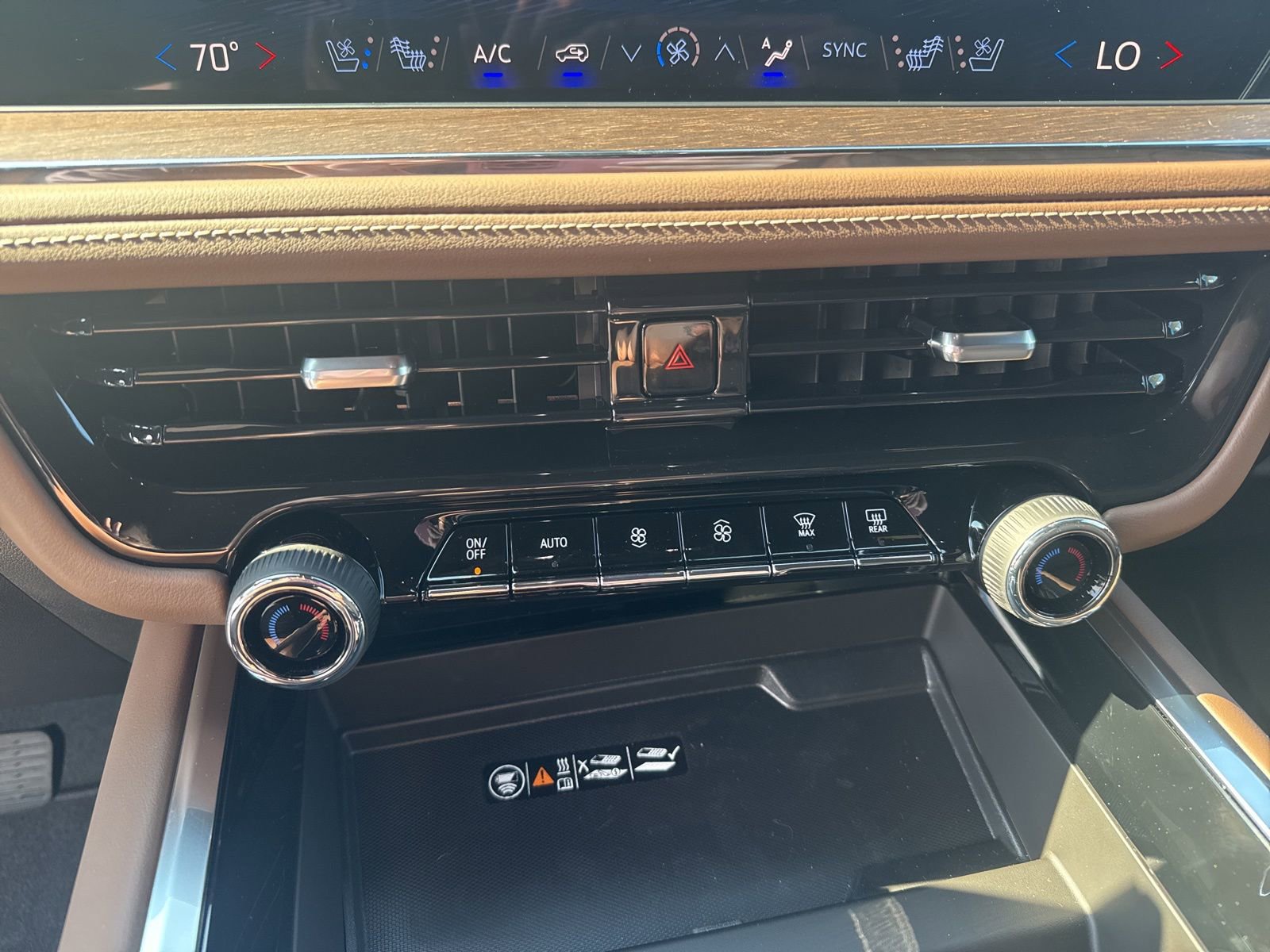 New 2025 Chevrolet Suburban High Country image 33
