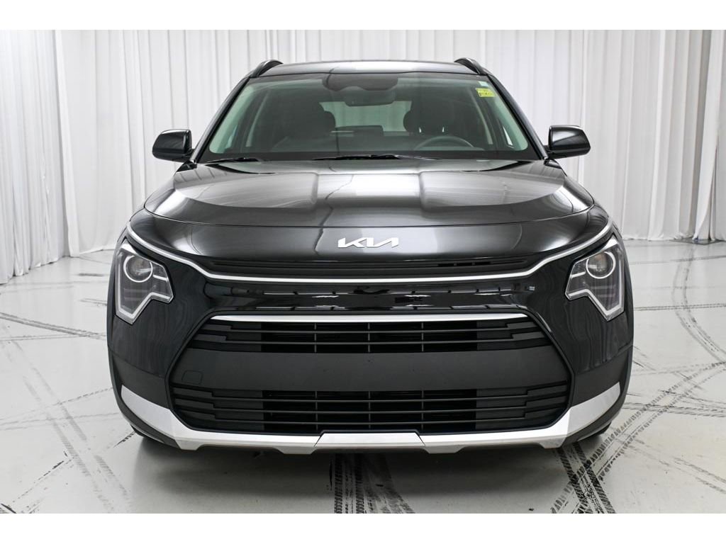 Used 2025 Kia Niro LX FWD image 3