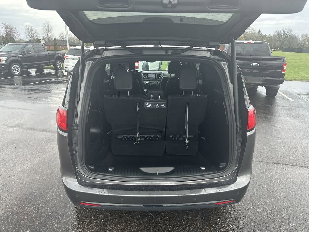 Used 2018 Chrysler Pacifica Touring-L Plus w/ S Appearance Package image 19