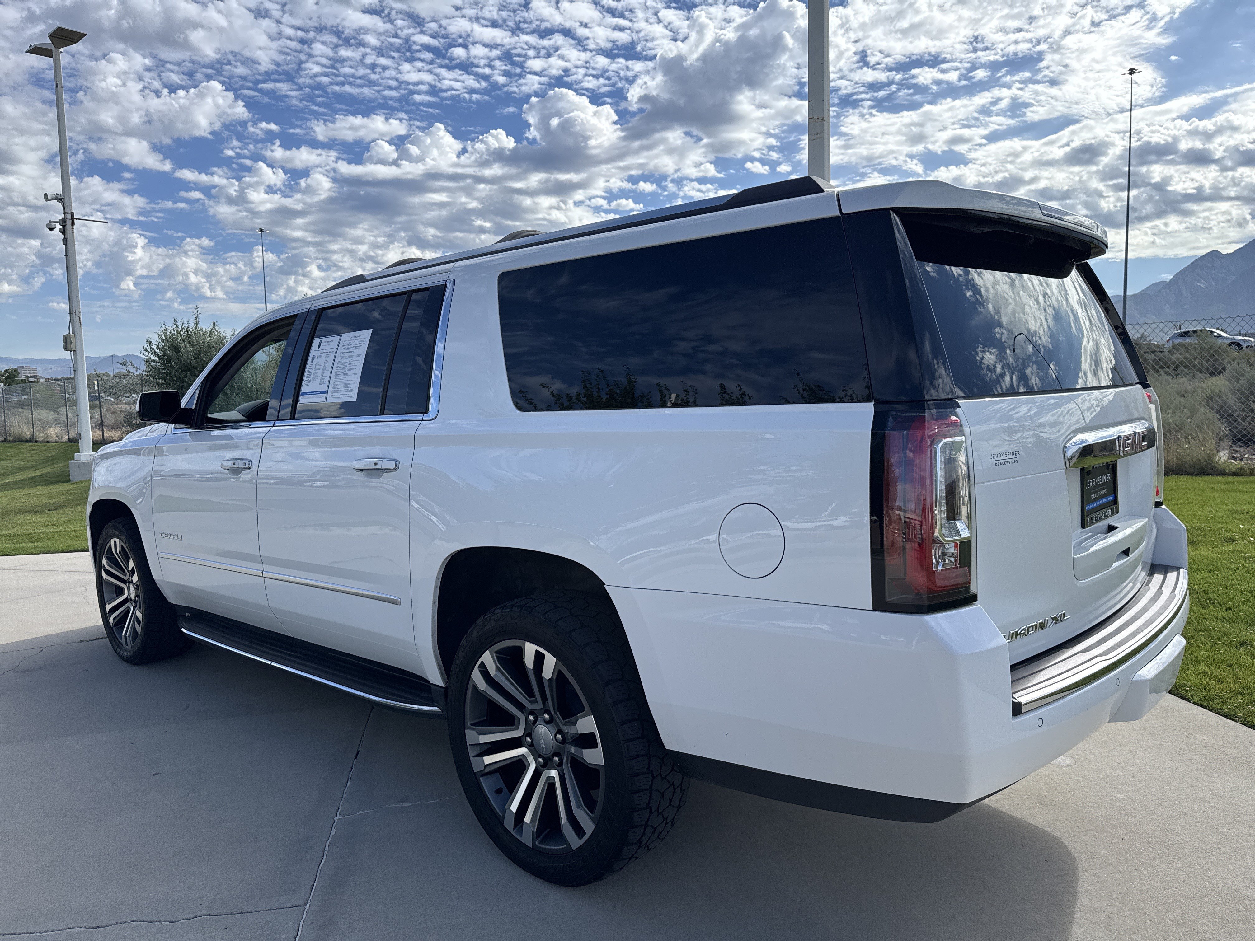 Used 2020 GMC Yukon XL Denali w/ Open Road Package AWD/4WD image 3