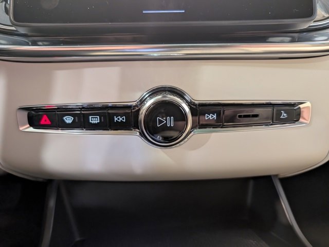 New 2026 Volvo XC90 B6 Ultra image 21