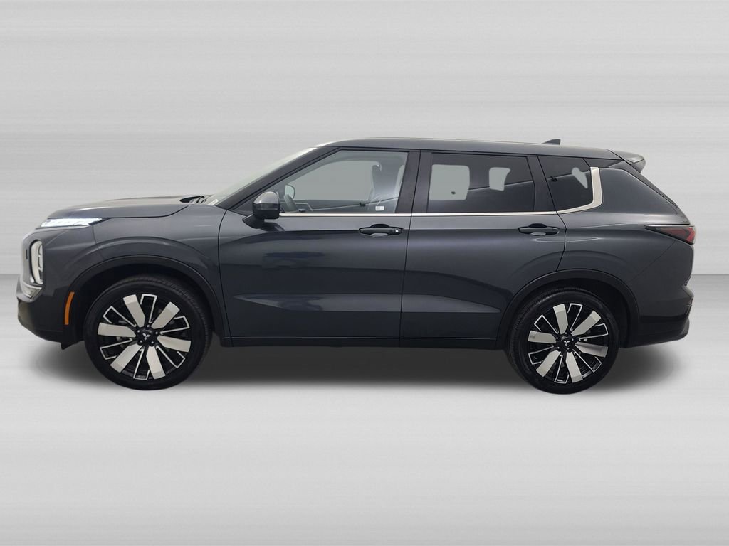 Used 2025 Mitsubishi Outlander SE AWD/4WD image 7