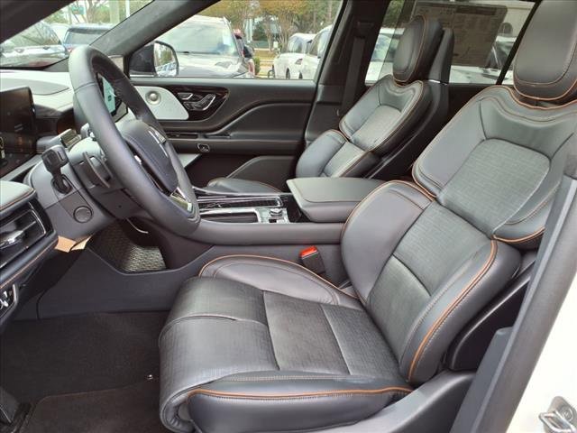 New 2025 Lincoln Aviator Black Label w/ Jet Appearance Package image 14