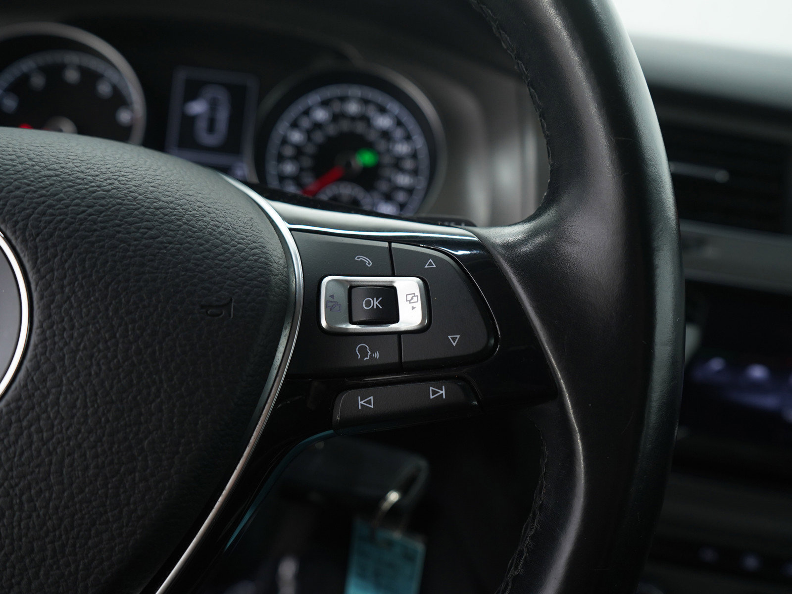 Used 2015 Volkswagen Golf SE image 25