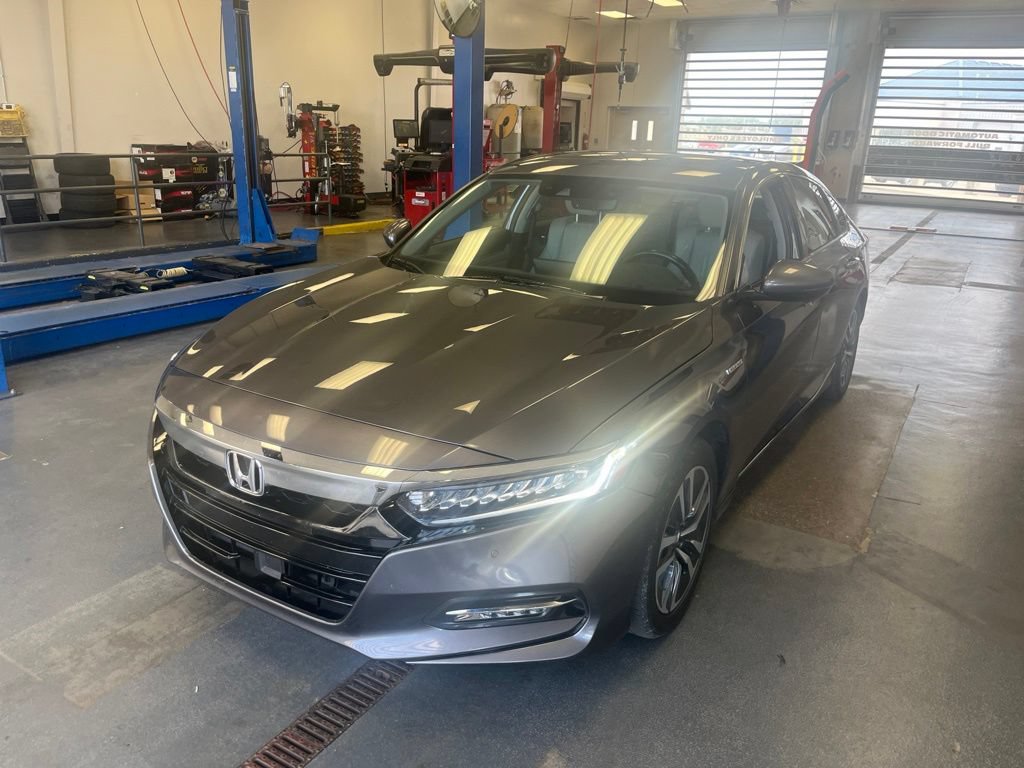 Used 2020 Honda Accord Touring image 2