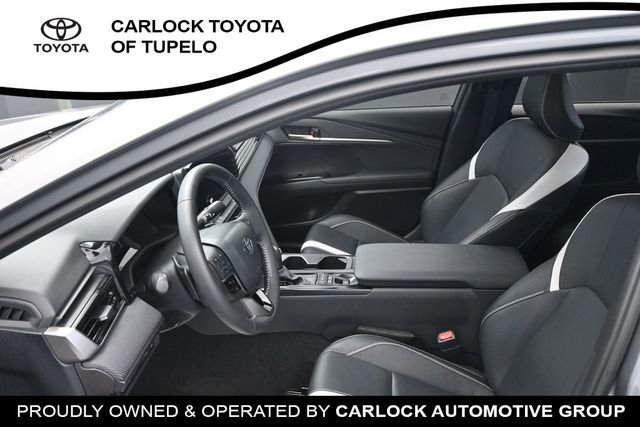 Used 2025 Toyota Camry SE FWD image 11