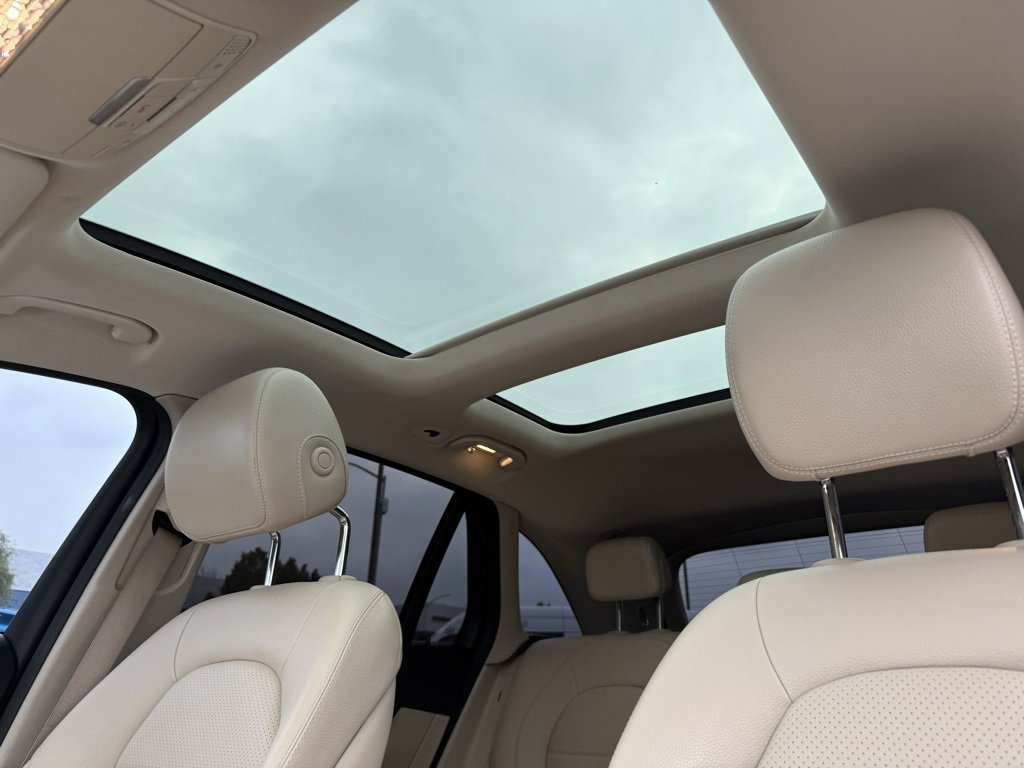 Used 2020 Mercedes-Benz GLC 300 4MATIC w/ Parking Assistance Package image 2