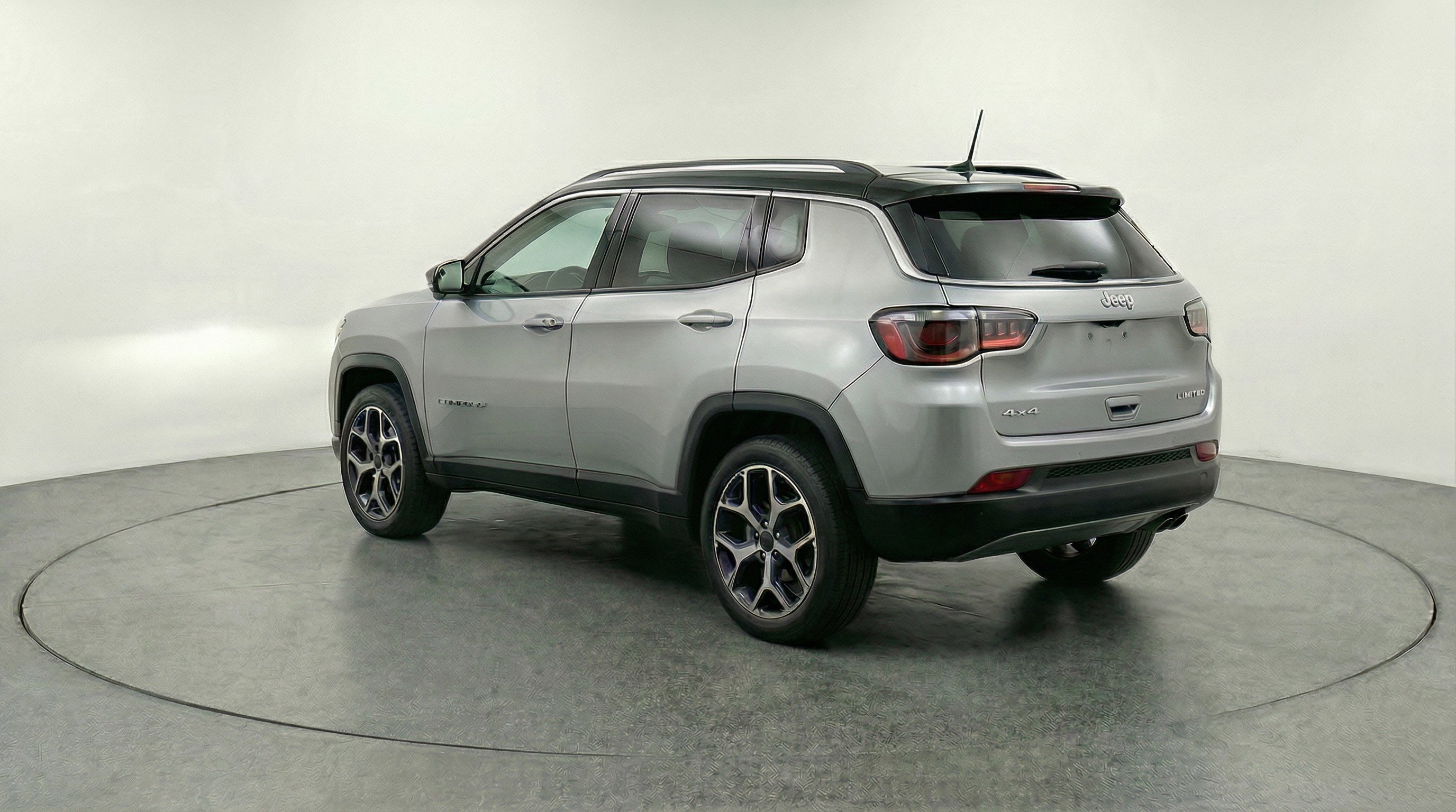 Used 2025 Jeep Compass Limited image 6