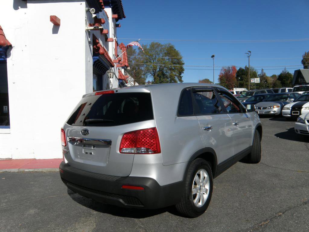 Used 2012 Kia Sorento LX image 2