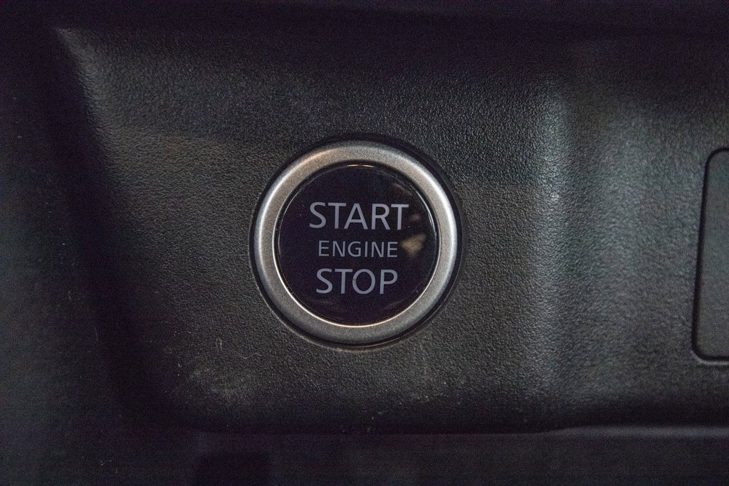 Used 2022 Nissan Rogue SV image 23