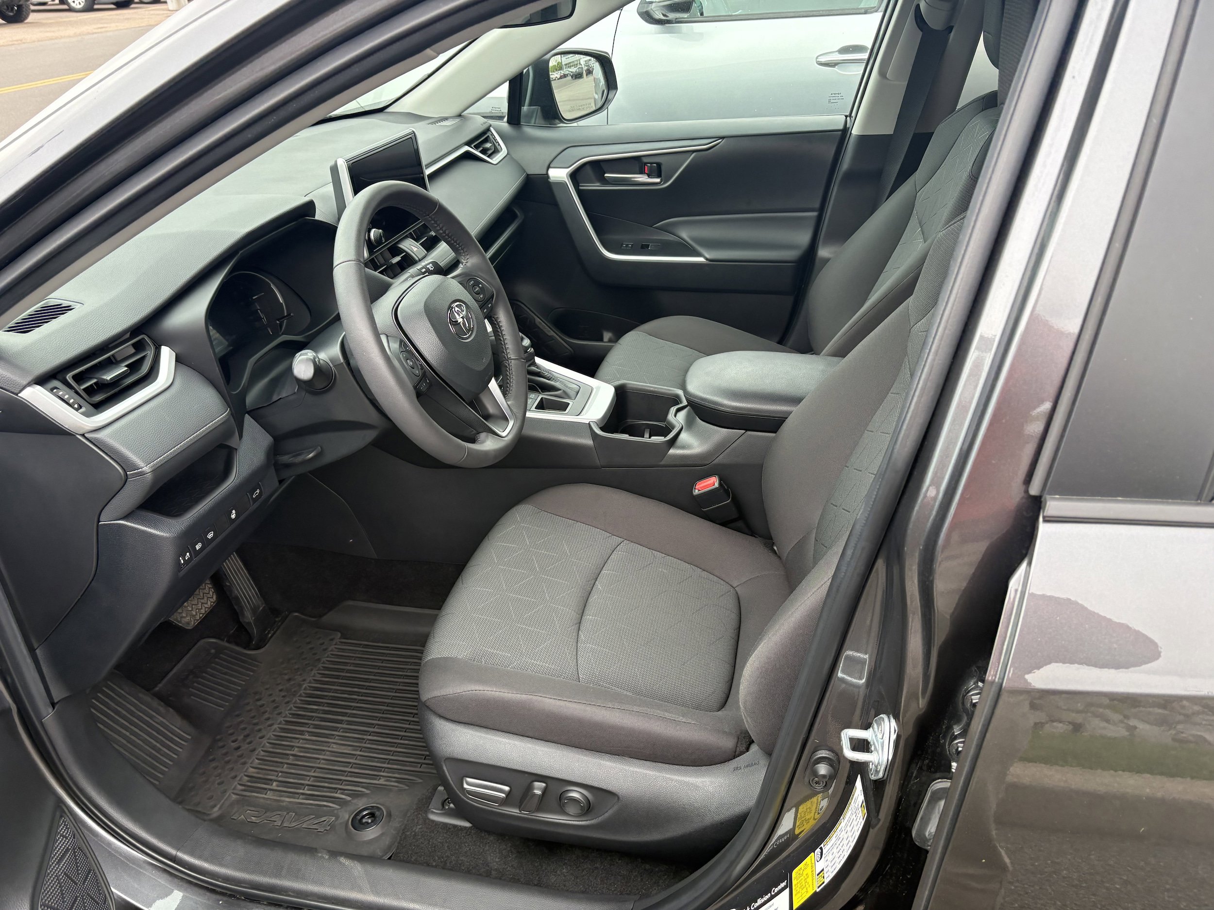 Certified 2023 Toyota RAV4 XLE w/ Convenience Package AWD/4WD image 3