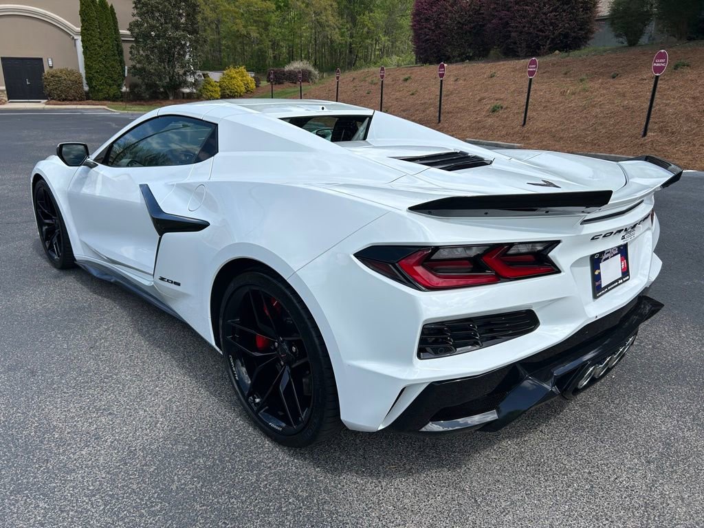 Used 2025 Chevrolet Corvette Z06 RWD image 23