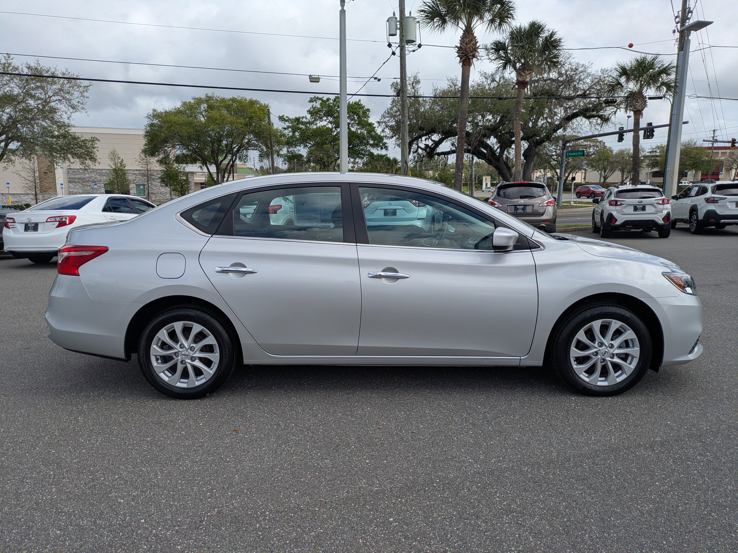 Used 2019 Nissan Sentra SV image 3