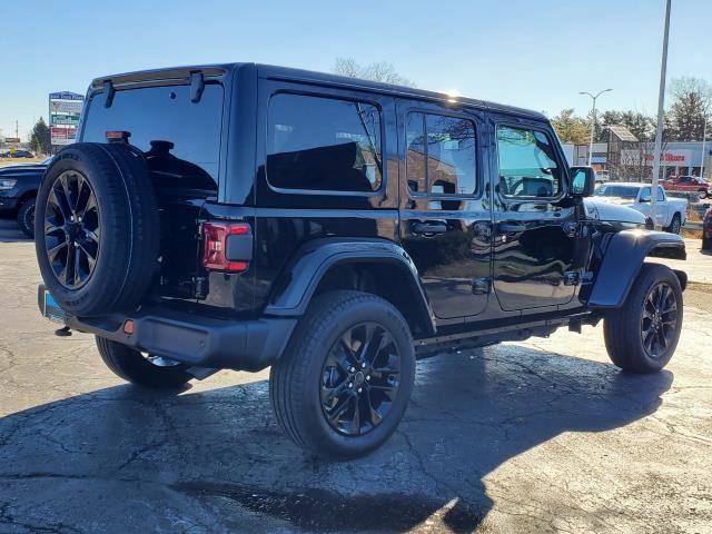 Used 2025 Jeep Wrangler Sahara w/ Safety Group AWD/4WD image 4