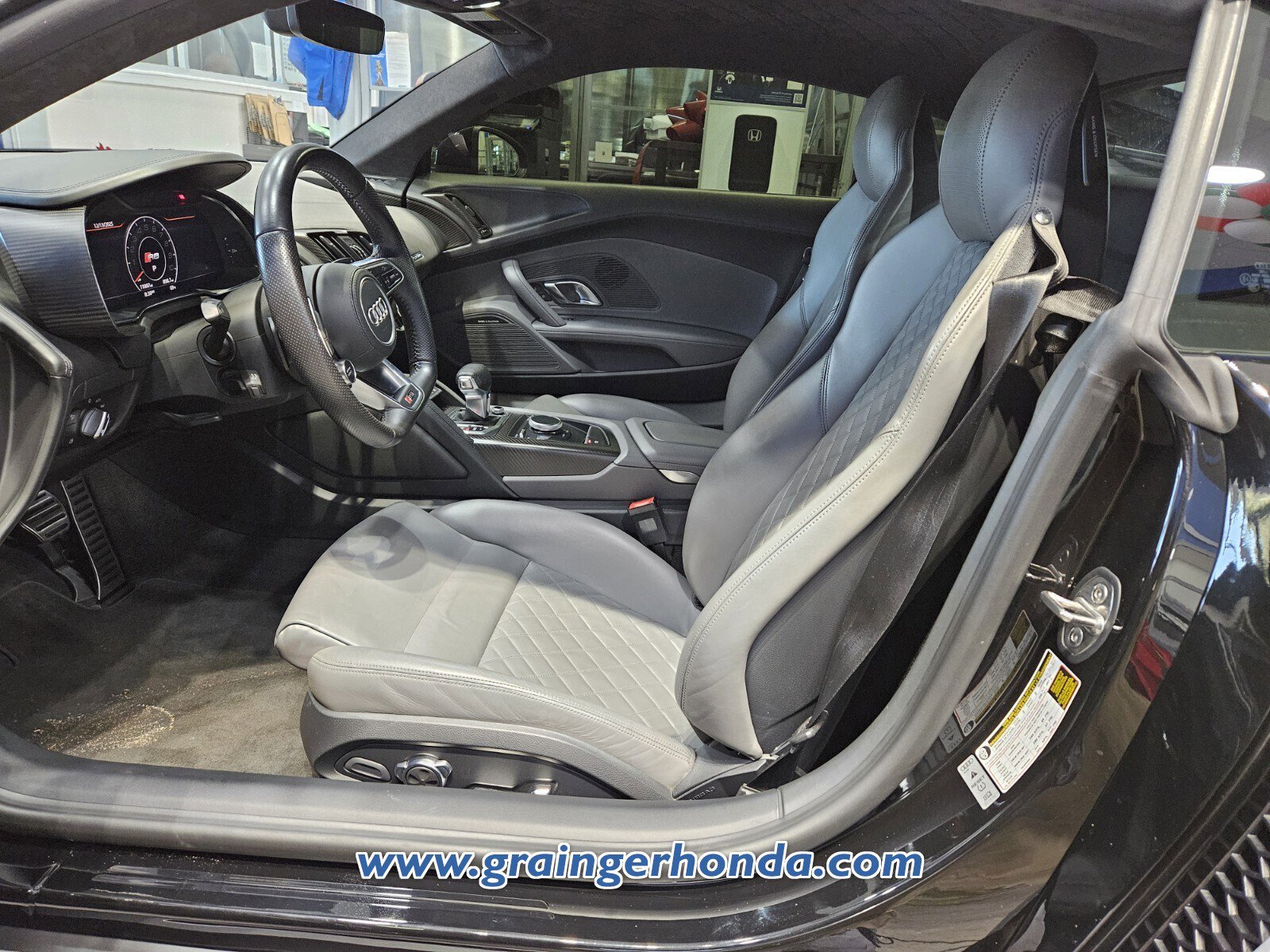 Used 2017 Audi R8 V10 image 10