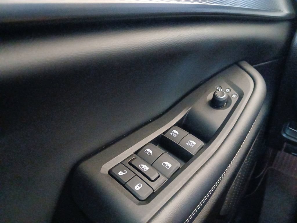 Used 2025 Jeep Grand Cherokee Altitude AWD/4WD image 30