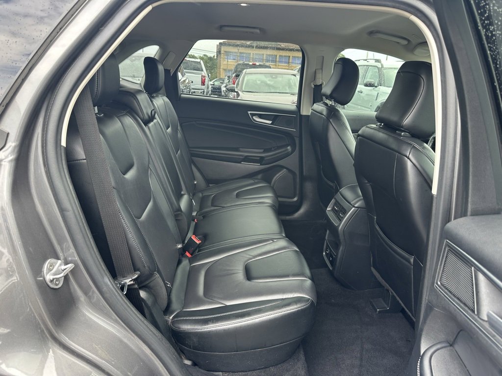 Used 2022 Ford Edge Titanium image 17