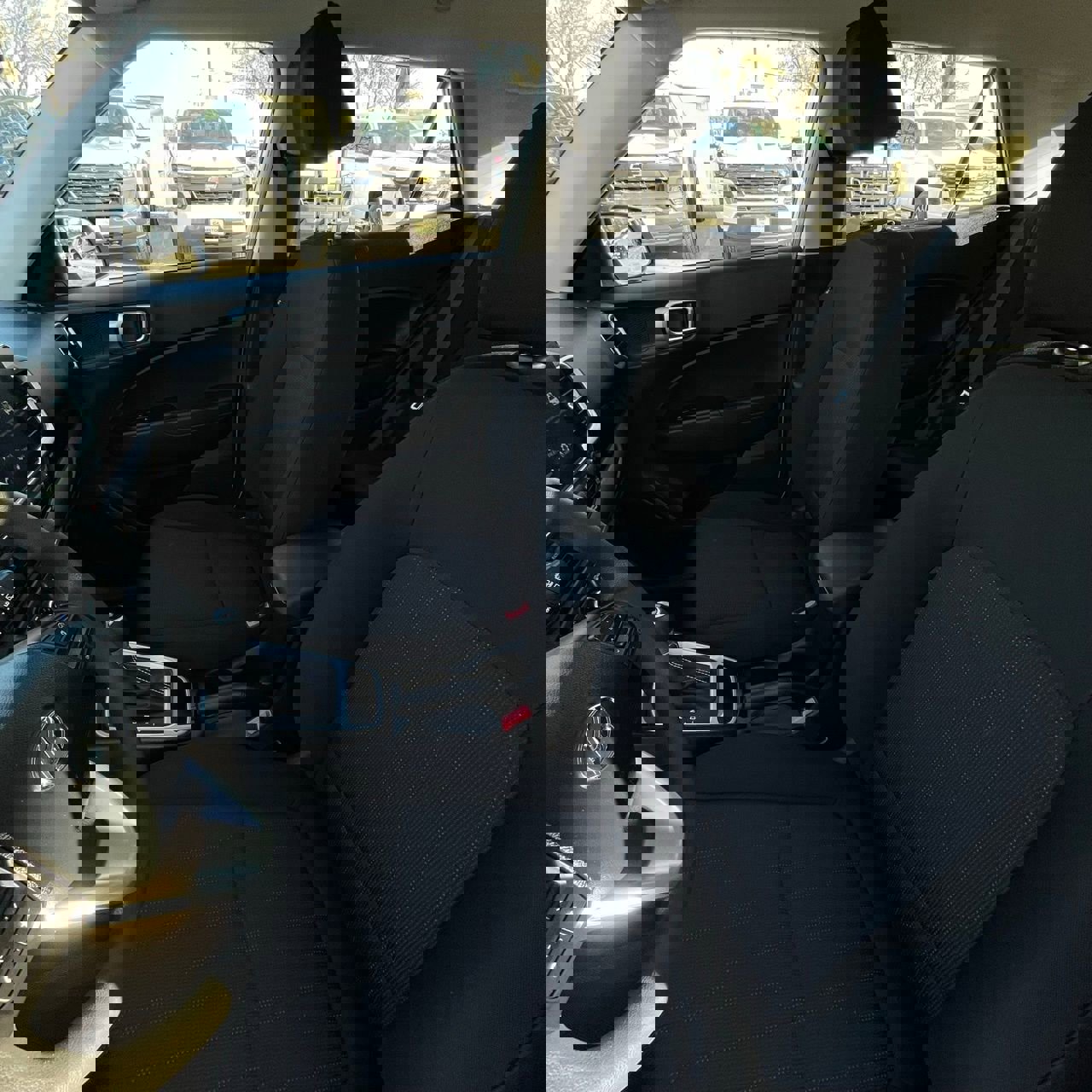 Used 2025 Hyundai Venue SE image 20