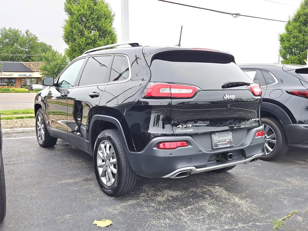 Used 2018 Jeep Cherokee Limited w/ Trailer Tow Group AWD/4WD image 5